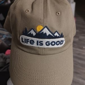 Life is good new w/ out tags